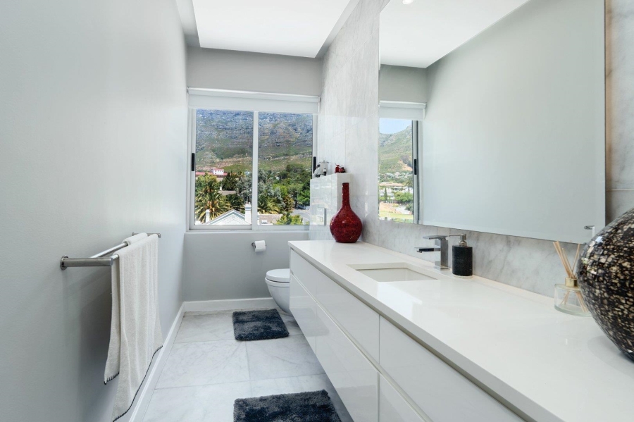 3 Bedroom Property for Sale in Oranjezicht Western Cape